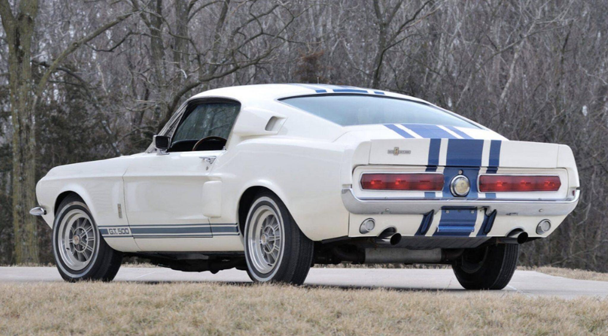 uk-classic-cars-ford-mustang