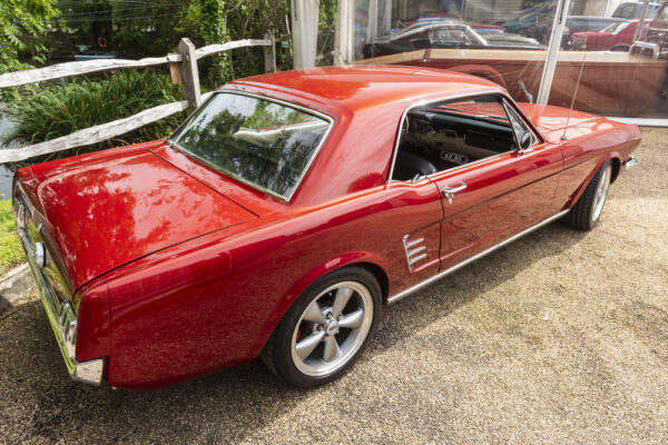 Bronze-Coupe-PUB104D_3 Bronze-Coupe-PUB104D_3