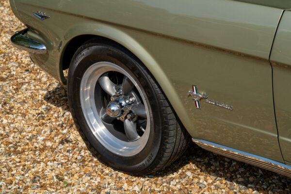 PilgrimV8-66Mustang Olive Gold-035 PilgrimV8-66Mustang Olive Gold-035