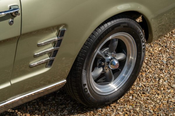 PilgrimV8-66Mustang Olive Gold-036 PilgrimV8-66Mustang Olive Gold-036