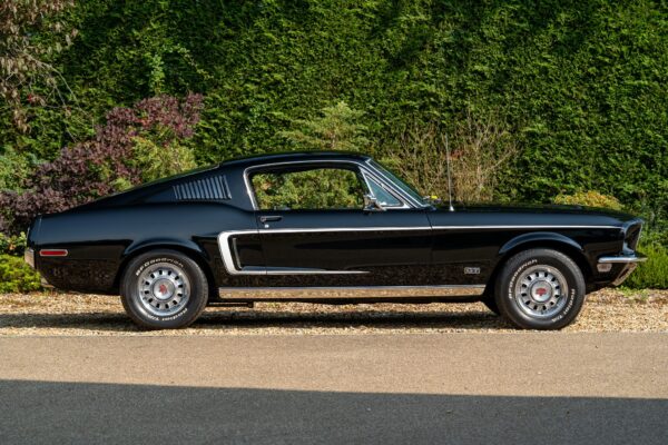 PV8 1968 Ford Mustang GT -009 PV8 1968 Ford Mustang GT -009