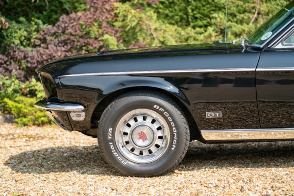 PV8 1968 Ford Mustang GT -012 PV8 1968 Ford Mustang GT -012