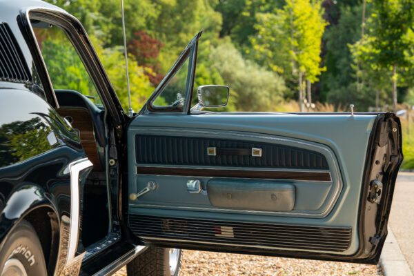 PV8 1968 Ford Mustang GT -042 PV8 1968 Ford Mustang GT -042