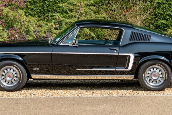 PV8 1968 Ford Mustang GT -103 PV8 1968 Ford Mustang GT -103