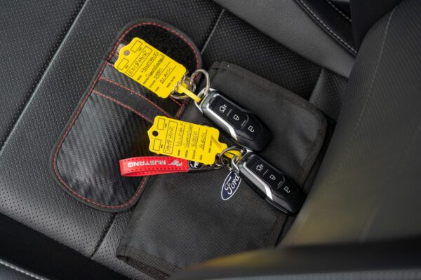 PV828 Mustang GT 727 Black-70 PV828 Mustang GT 727 Black-70