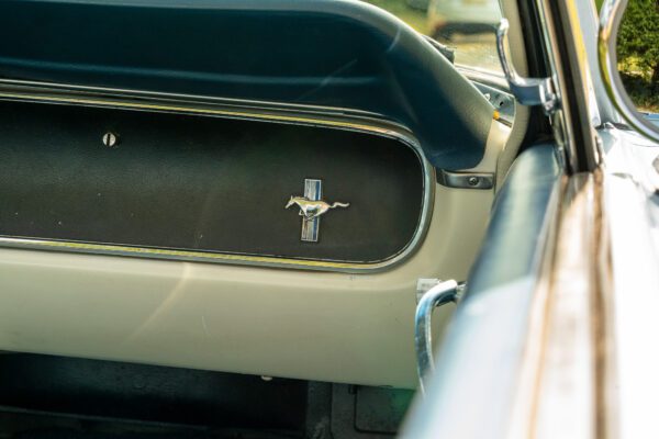 PV833 1965 Ford Mustang Convertible -62 PV833 1965 Ford Mustang Convertible -62