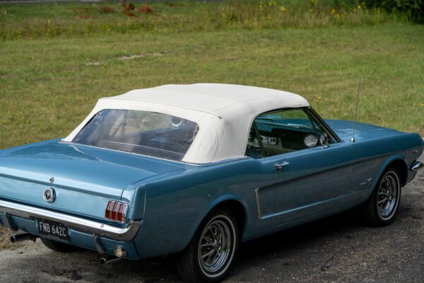 PV833 1965 Ford Mustang Convertible -85 PV833 1965 Ford Mustang Convertible -85
