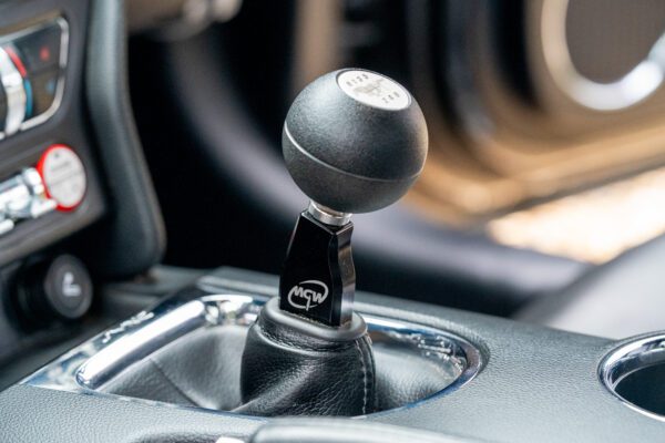 Ford Mustang GT 860_-010 Ford Mustang GT 860_-010